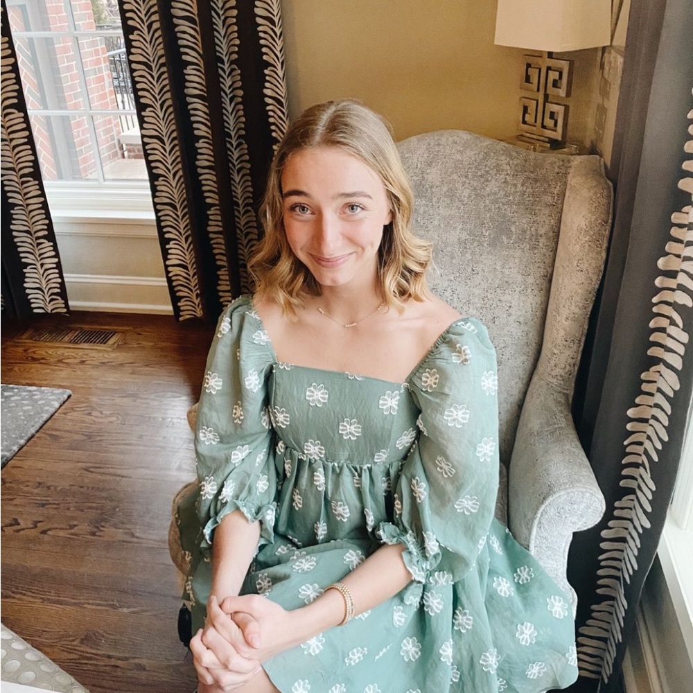 Meet your Posher, Ellie